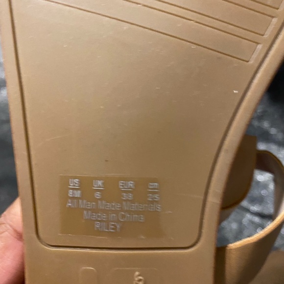 Sandals - Picture 4 of 4